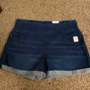 Denim stretchy shorts.